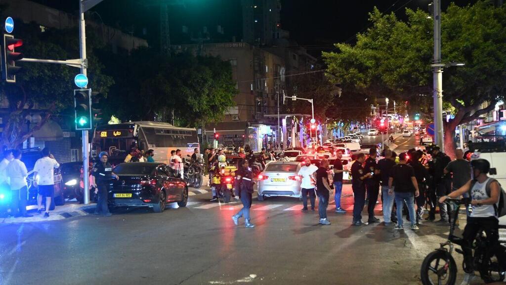 אחת הזירות בנתניה, אמש (צילום: יאיר שגיא) מספר אירועי אלימות בנתניה