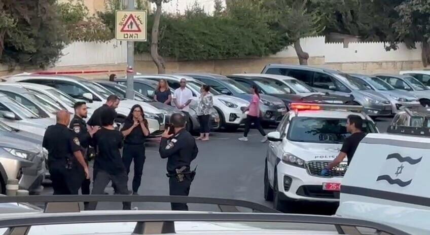 מעצר אחד החשודים (צילום: לירן תמרי) מעצר חשוד באירוע אלימות בירושלים