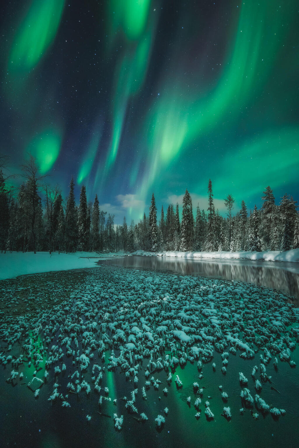 זוהר בצפון פינלנד – צילום שזכה בתחרות Northern Lights Photographer of the Year