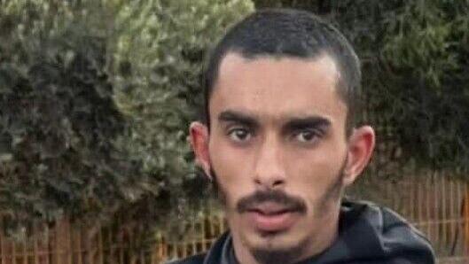 נהרג מירי השוטרים שעקבו אחריו. עלאא טארק ג'ארושי עלאא טארק ג'ארושי
