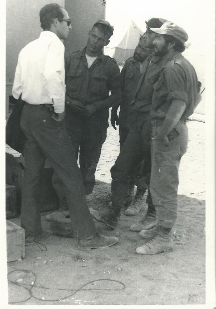 Rabbi Aharon Lichtenstein visiting soldiers on the front (Photo: Courtesy of Yoel Weiss) ...
