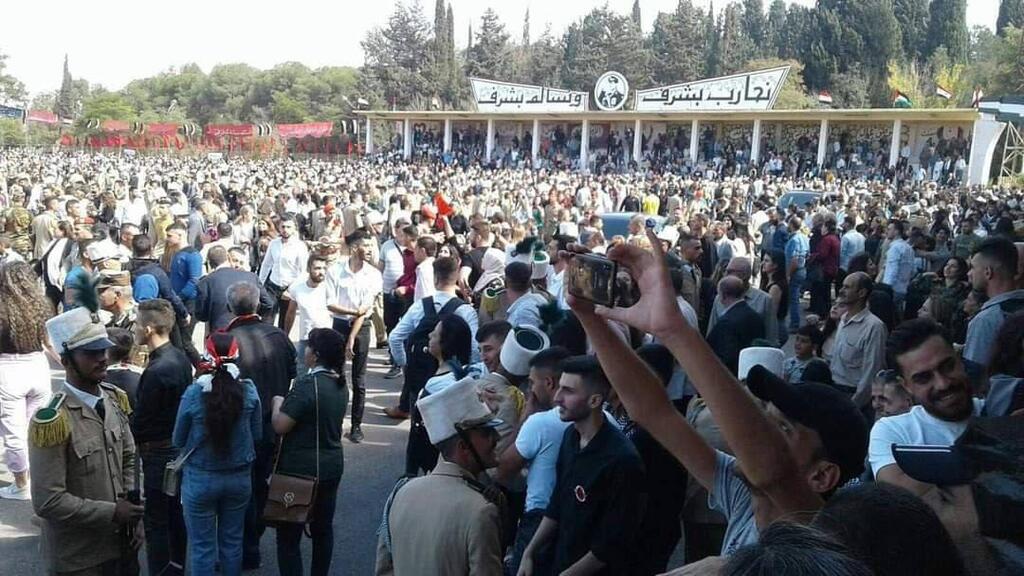 La cérémonie de remise des diplômes des officiers au Collège militaire de Homs avant l'attaque des organisations terroristes