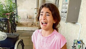 תמונת מאי הבוכה, שפרסמה אמה בפוסט yk13619910