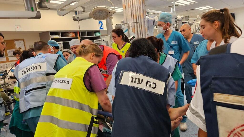 מאות פצועים הובהלו לבית החולים ברזילי (צילום: דוברות ברזילי) הפצועים בבית החולים ברזילי