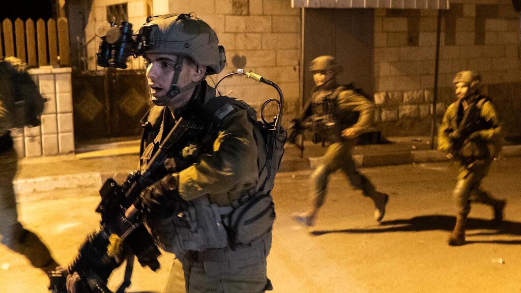 IDF forces in the West Bank (Photo: IDF Spokesperson's Unit) יהודה ושומרון פעילות צה"ל מעצר מבוקשים