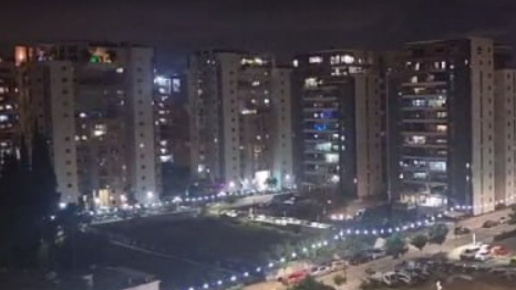 שרים התקווה ממרפסות החולון