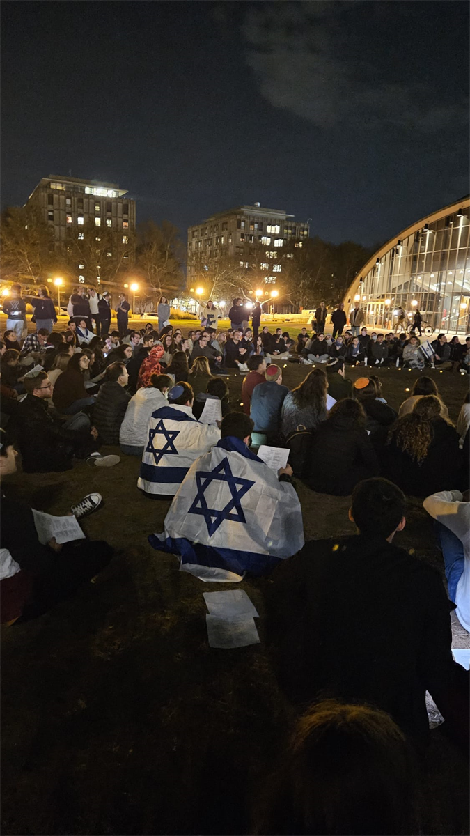 Pro-Israel support rally on MIT campus (Photo: Yael Kirkpatrick) עצרת תמיכה בישראל בקמפוס MIT בארה"ב