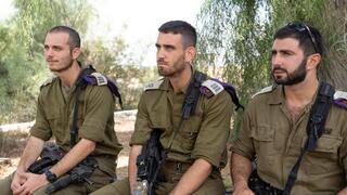 לפני צנזורה ריאיון עם שלושה מ"פים מסיירת גבעתי שלחמו בנחל עוז, הרגו הרבה מחבלים וגם נהרגו להם הרבה חיילים בשמירה על הקיבוץ 