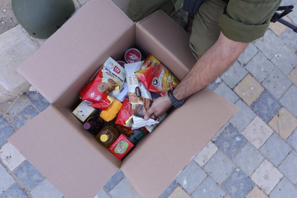 מזון, חטיפים ופינוקים ללוחמים (באדיבות פתחון לב) פתחון לב