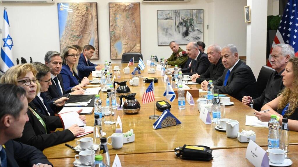 ראש הממשלה בנימין נתניהו ומזכיר המדינה של ארה"ב אנתוני בלינקן מקיימים פגישה מורחבת