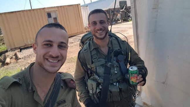 ישי ונועם סלוטקי ישי ונועם סלוטקי
