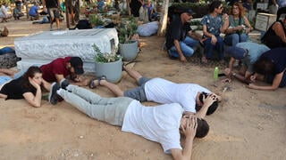 הלווייתו של תום גודו 