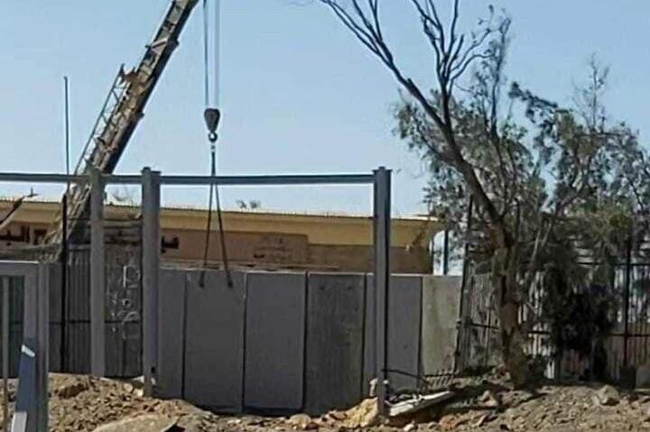  מצרים סוגרת את מעבר רפיח בחומת בטון