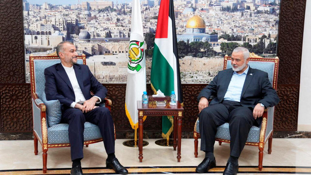 Iranian Foreign Minister Hossein Amir-Abdollahian meets Ismail Haniyeh in Qatar (Photo: WANA via REUTERS) ראש ממשלת קטאר מוחמד בן עבד א-רחמן אאל ת'אני פגידה עם שר החוץ של איראן חוסיין אמיר עבדאללהיאן