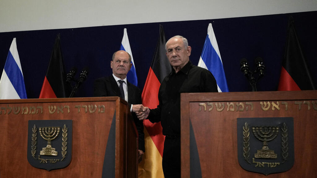 German Chancellor Olaf Scholz and Prime Minsiter Benjamin Netanyahu (Photo: Maya Alleruzzo / Reuters) אולף שולץ קנצלר גרמניה ובנימין נתניהו