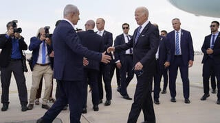 נשיא ארה"ב ג'ו ביידן עם ראש הממשלה בנימין נתניהו ב נתב"ג 