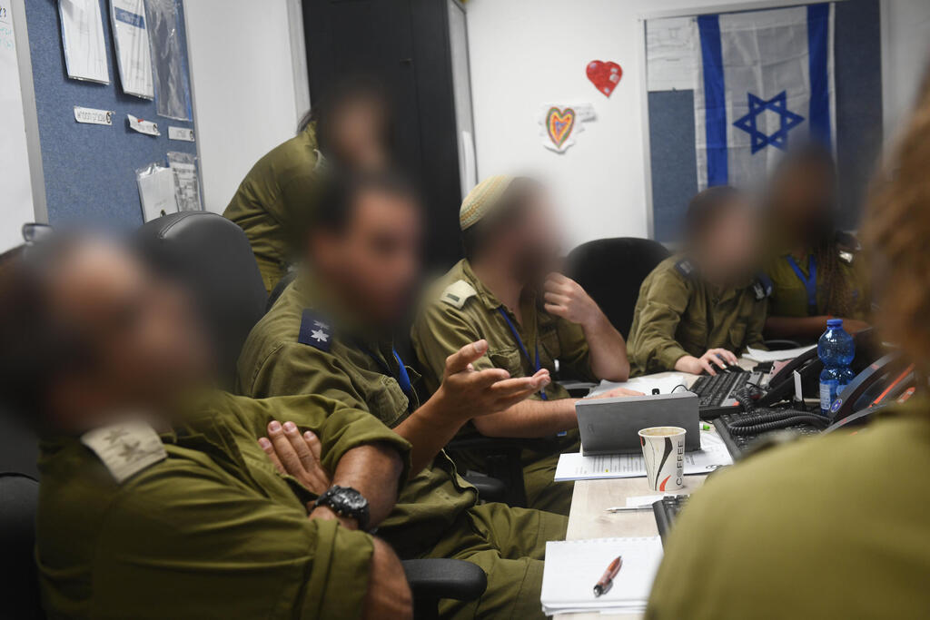 צילום: דובר צה"ל צה"ל איבטח הלוויה בקיבוץ ניר עוז בזמן הלחימה