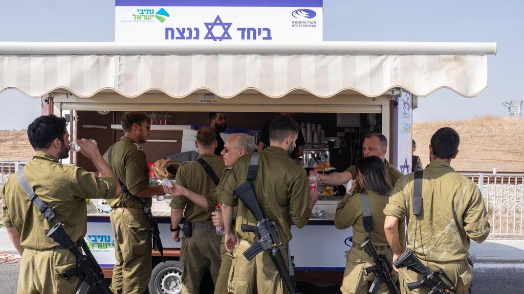 נסגרו כלעומת שקמו. תחנות הריענון (צילום: ג'ני סוכנות צילום) נסגרו כלעומת שקמו. תחנות הריענון