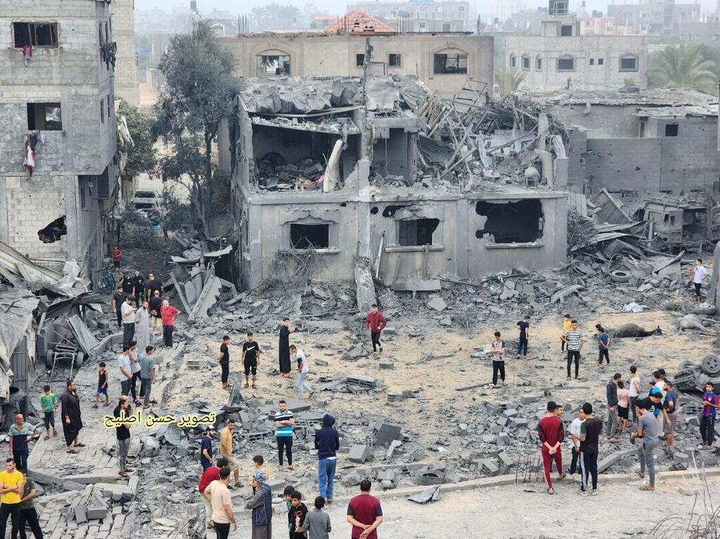 הרס במחנה הפליטים נוסייראת בעזה