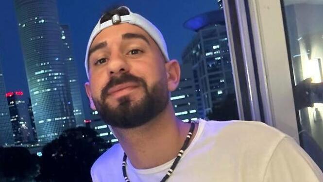 מימין ינאי אליהו האח ששרד, וחברו יצחק