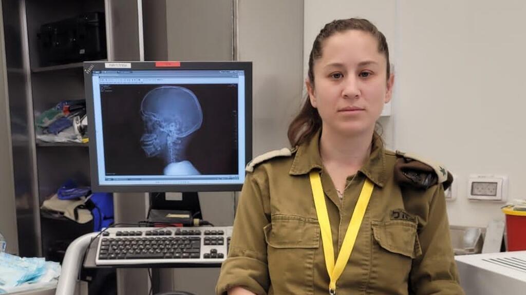 ד"ר שיר. "לאיזה עולם הבאתי את בתי?" (צילום: דו"צ) מחנה שורה זיהוי חללים