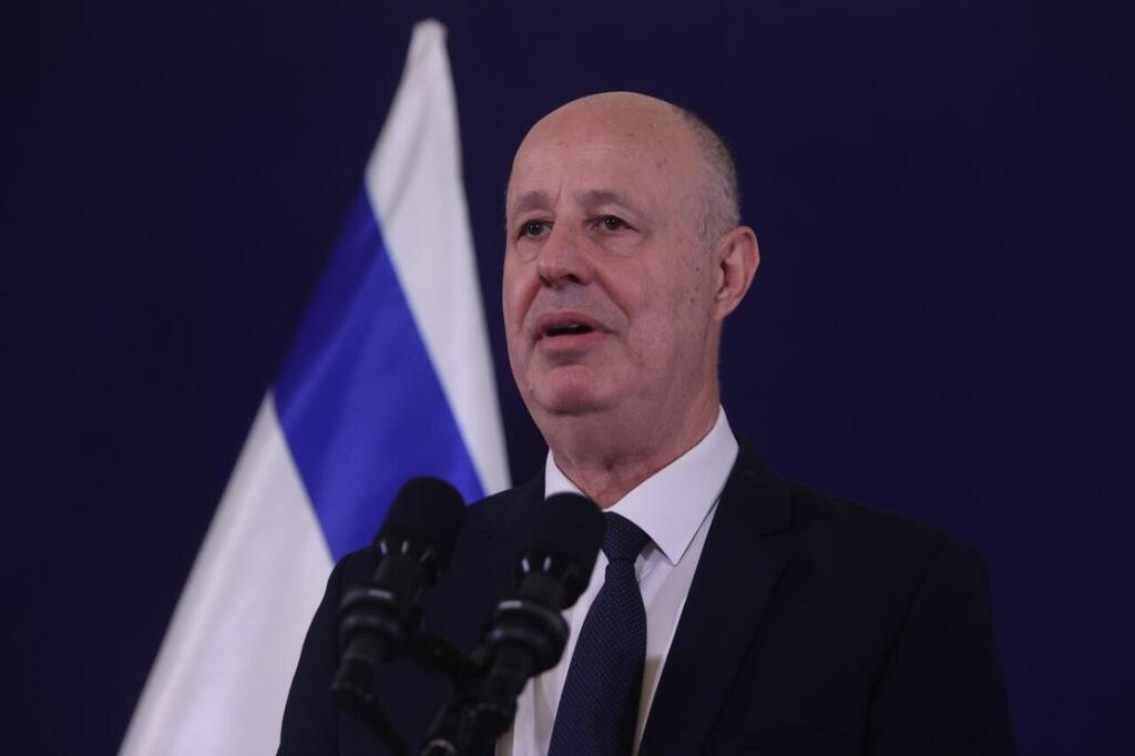 השיחה עם הנגבי, אחרי הפגישה עם נתניהו (צילום: מוטי קמחי) מסיבת עיתונאים של ראש המל" צחי הנגבי