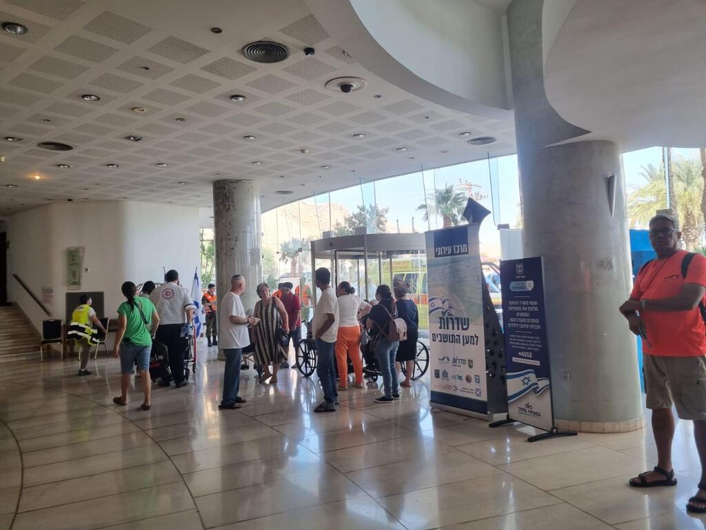 מפוני שדרות במלון הרודס ים המלח