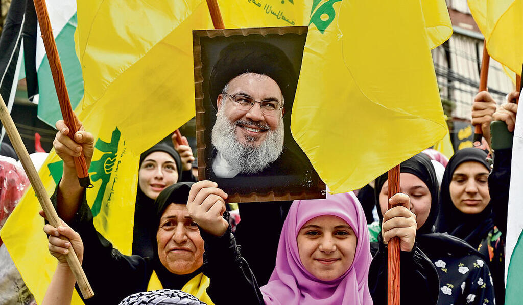 הפגנת תמיכה בחמאס | צילום: WAEL HAMZEH EPA yk13659176