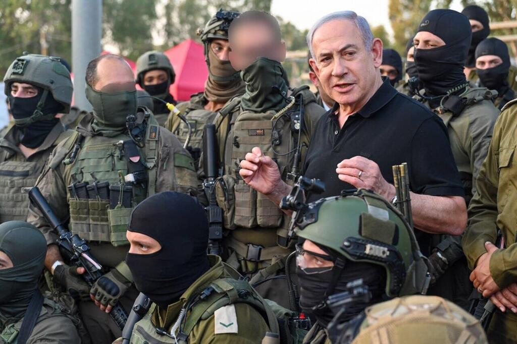 צילום: קובי גדעון, לע"מ ראש הממשלה בנימין נתניהו עם לוחמי היחידות המיוחדות עוקץ, לוט"ר ובלנ"ם במתקן אדם