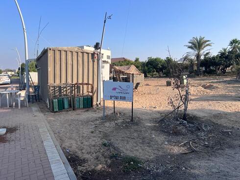 "כל האזור הוא שטח צבאי סגור". הכניסה לסטודיו של אורן וקסלר