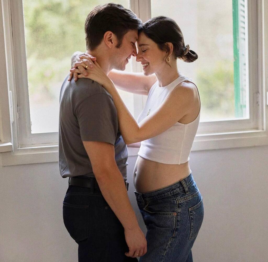מחכים לתמונה המשפחתית משולחן החג. אליאנה וליבי (צילום: אינסטגרם) לי בירן אליאנה תדהר היריון