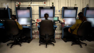 הקצינות בפתיחת חמ״ל התצפיתניות של נחל עוז הקצינות בפתיחת חמ״ל התצפיתניות של נחל עוז