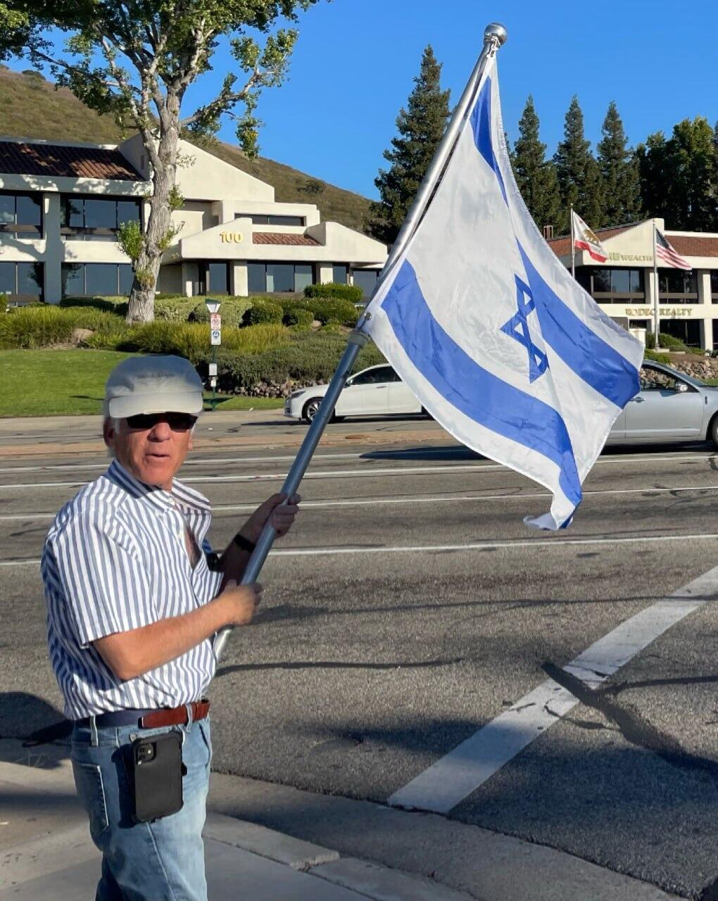 התמונה האחרונה של פול קסלר, שהוכה למוות במגפון על-ידי מפגין פרו פלסטיני