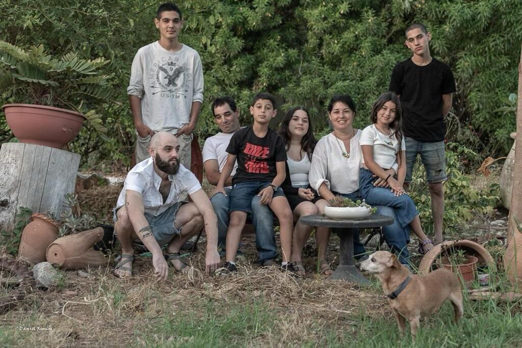 פונו למלון בהרצליה. ליאת והמשפחה ליאת בראודה מ קיבוץ מפלסים