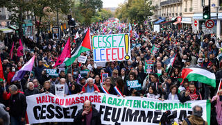 פריז, צרפת, הפגנה פרו פלסטינית נגד ישראל חרבות ברזל