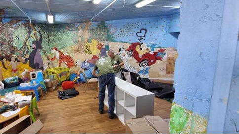 Volunteers Establish Nursery Schools and Classrooms in Hotels for the Evacuees