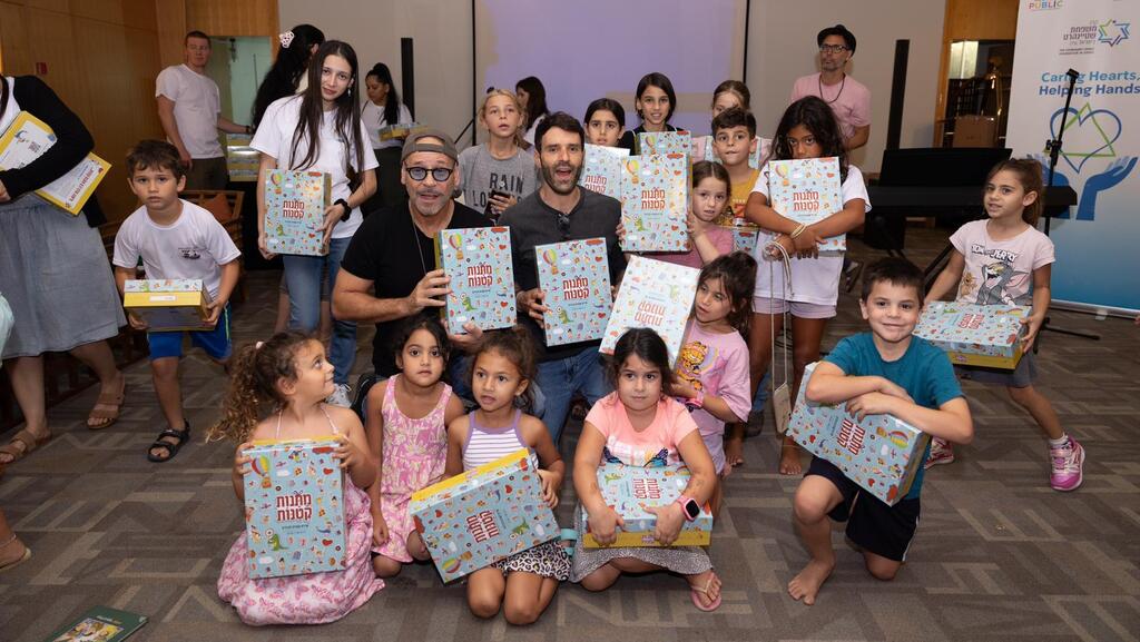 קליינשטיין, חורב והתלמידים החדשים (צילום: לירן יוחאי) מדינה בהתנדבות