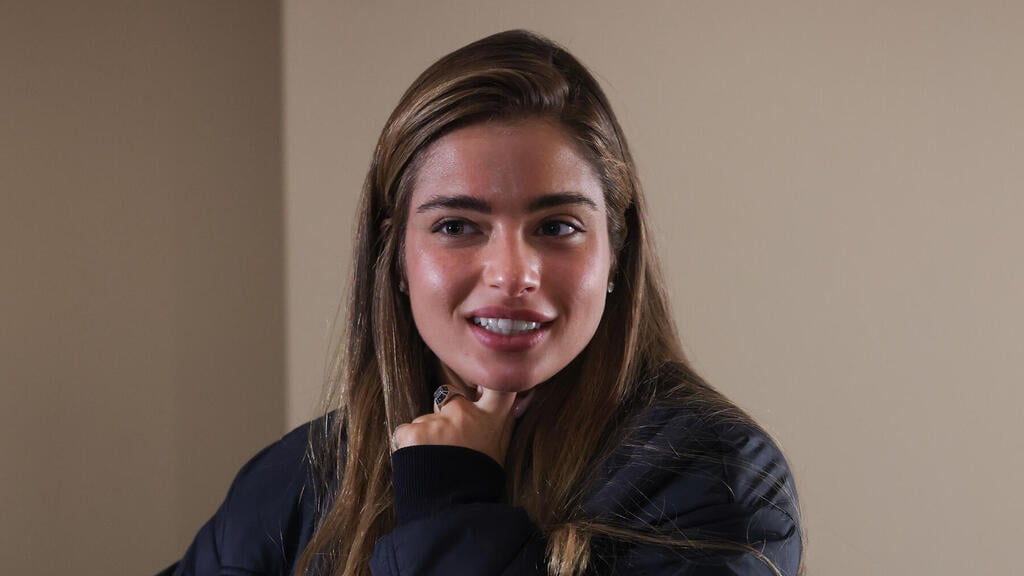 Noa Kirel (Photo: Oz Mualem) נועה קירל במפגש עם ילדים שפונו מעוטף עזה