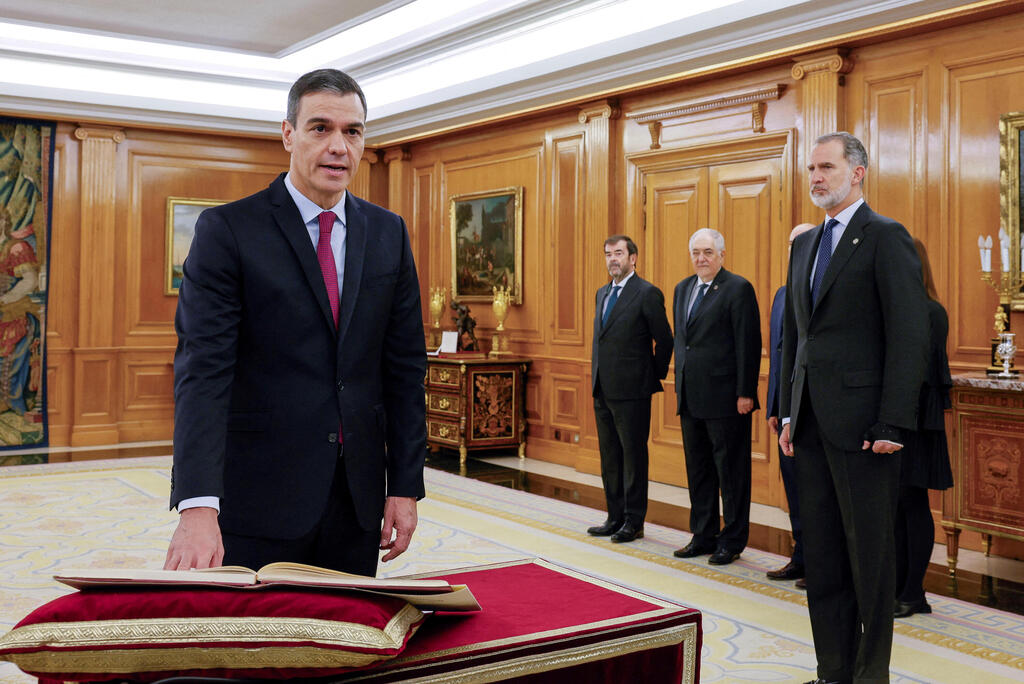 ראש ממשלת ספרד פדרו סנצ'ס מושבע ל כהונה נוספת