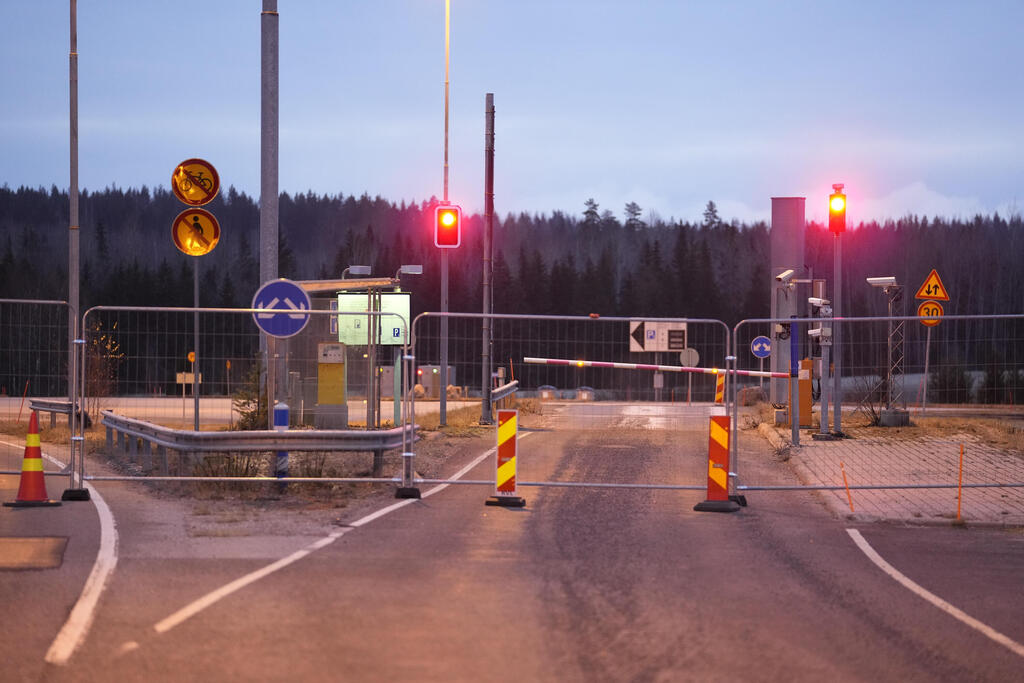 גדר ב מעבר גבול בין פינלנד ל רוסיה