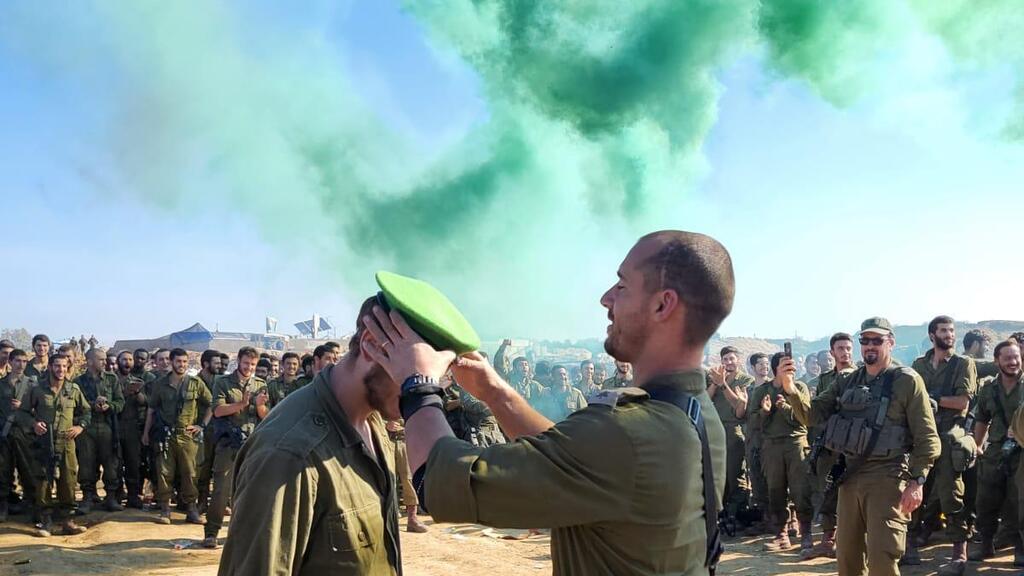 טקס קבלת כומתה של לוחמי חטיבת הנח"ל בלב הרצועה (צילום: דובר צה"ל) טקס קבלת הכומתה הירוקה של לוחמי חטיבת הנח"ל בלב רצועת עזה