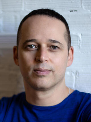 רון לשם (רייצ'ל טיין) רון לשם