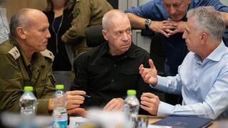 שר הביטחון יואב גלנט בהתכנסות קבינט ניהול המלחמה