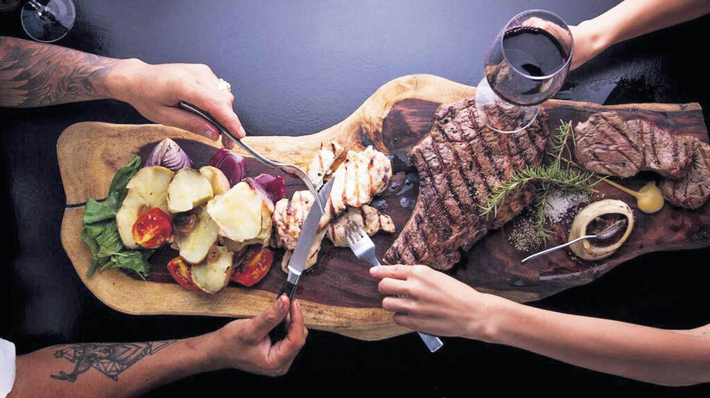 דנבר סטייק האוס, ירושלים. נתחים משובחים | צילום: אסף קרלה yk13681914