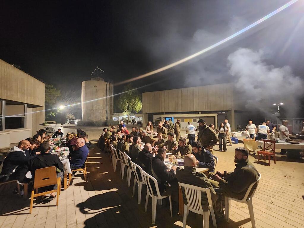 על האש לכיתת הכוננות של בארי (צילום: ליעד יוסף) ליעד יוסף
