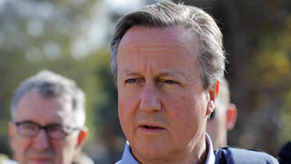 שר החוץ אלי כהן עם דיוויד קמרון שר החוץ של בריטניה סיור ב בארי