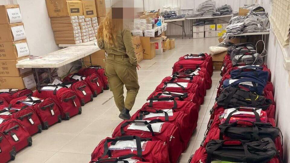 במשל"ט נערכים עם ציוד למשוחררים