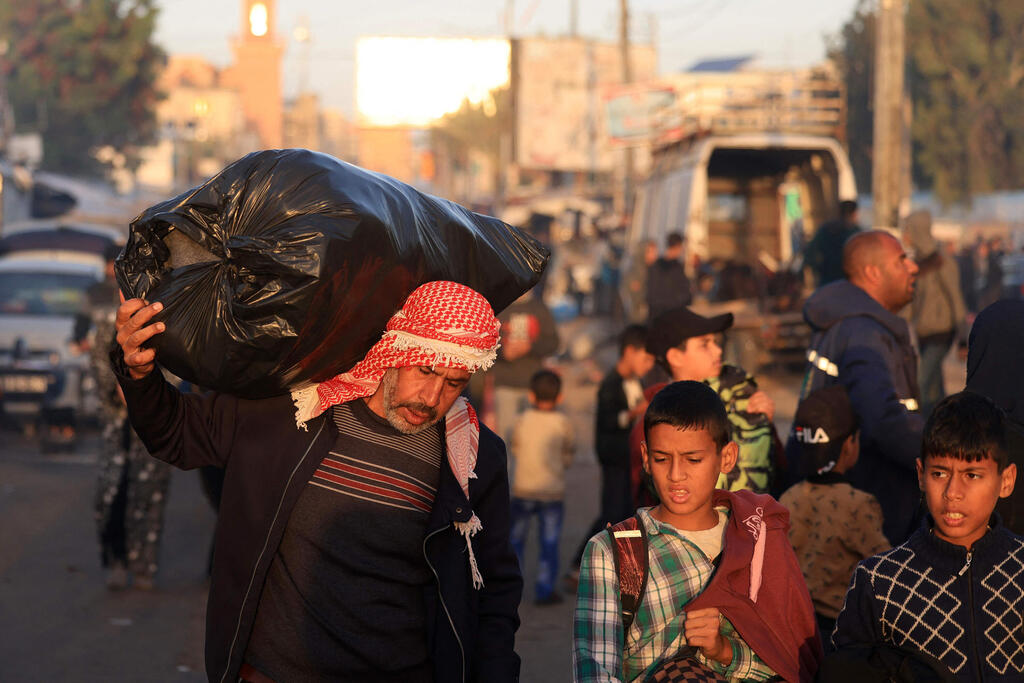 רחובות חאן יונס התמלאו באנשים אחרי הפסקת האש