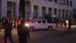 גדודי אל-קסאם שחרור את החטופים בג'יפים צבאיים ובחגיגות