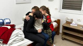 מעין צין ובנותיה דפנה ואלה אליקים